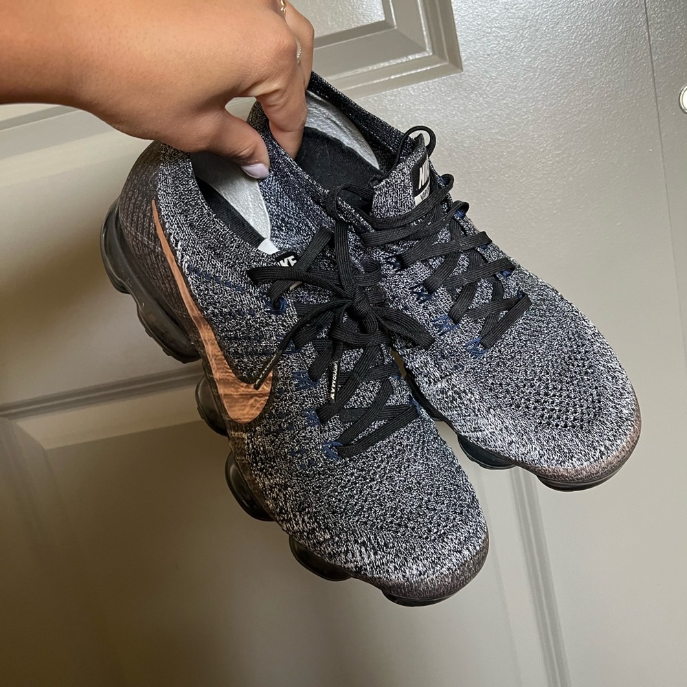 Nike Sneaker